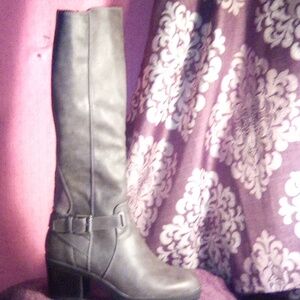 Ladies Baretraps boots